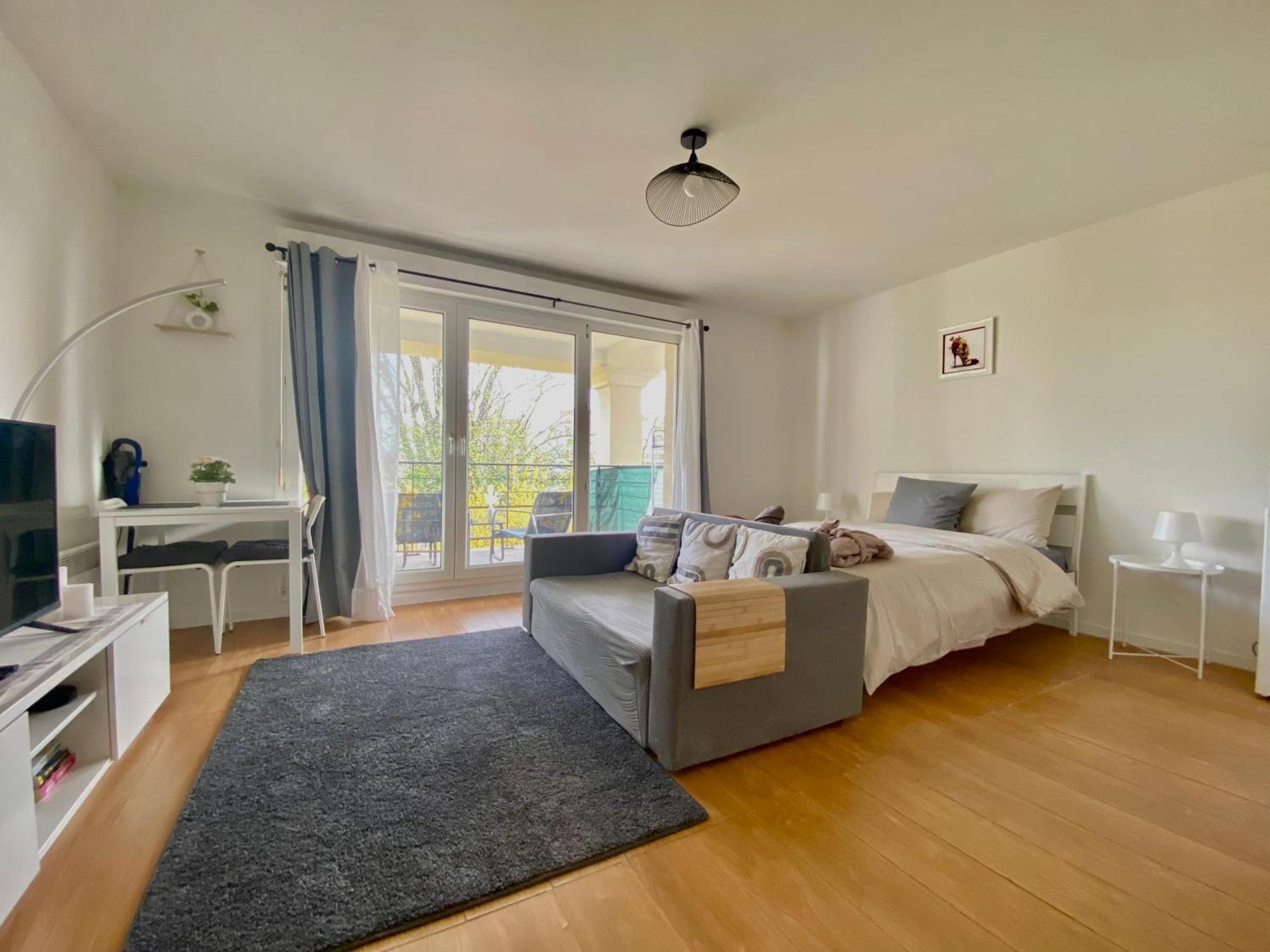 Cozy Riverfront Living, 5-Min Walk To Riverside Train Neuilly-Plaisance Buitenkant foto