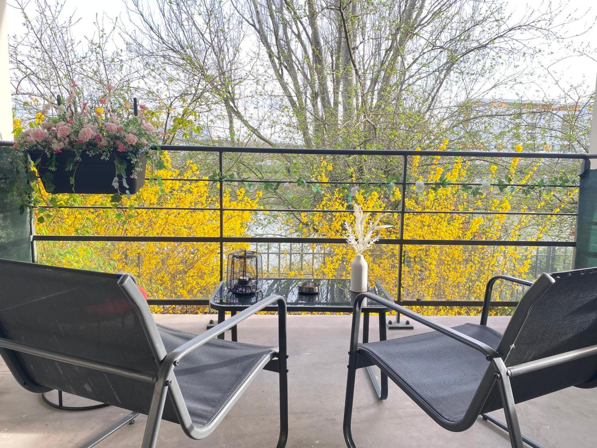 Cozy Riverfront Living, 5-Min Walk To Riverside Train Neuilly-Plaisance Buitenkant foto